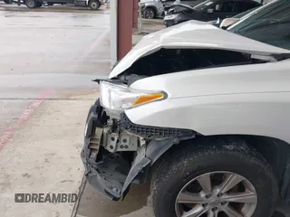 2013 Toyota Highlander with VIN 5TDZA3EH1DS037033, listed as a IAAI auction lot 39453343 with 163,149 mi miles and . Bid and sale history available at DreamBid. Image 13.