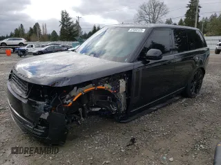 2024 Land Rover Range Rover SE with VIN SALKP9E98RA210376, listed as a Copart auction lot 47433125 with 13,950 mi miles and Salvage Title. Bid and sale history available at carsss.com. Image 1.