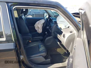 2017 Jeep Patriot Sport with VIN 1C4NJPBA6HD185760, listed as a IAAI auction lot 40723625 with 118,850 mi miles. Bid and sale history available at carsss.com. Image 5.