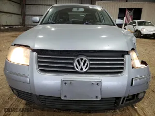2003 Volkswagen Passat GLX with VIN WVWTH63BX3P110684, listed as a Copart auction lot 86474724 with 225,717 mi miles and Salvage Title. Bid and sale history available at carsss.com. Image 5.