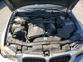 2007 BMW 3 Series 328xi z VIN WBAVT73597FZ36409, wystawiony jako Copart lot #61231975 z przebiegiem 236 005 mil mil oraz Szkoda całkowita • Salvage title. Historia ofert i sprzedaży dostępna na DreamBid. Obrazek 11.
