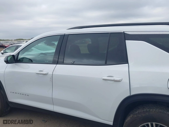 2024 Chevrolet Traverse FWD LT with VIN 1GNERGKS4RJ200591, listed as a IAAI auction lot 40743893 with 1,324 mi miles. Bid and sale history available at carsss.com. Image 14.