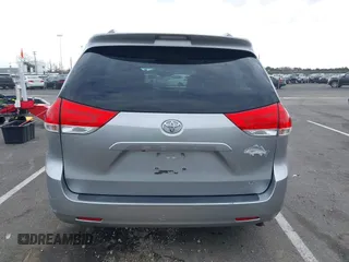 2012 Toyota Sienna LE AAS с VIN 5TDKK3DCXCS187273, выставлен на аукционе IAAI как лот 41741836 с пробегом 126 290 миль миль и . История ставок и продаж доступна на DreamBid. Изображение 16.
