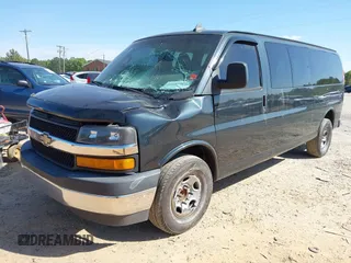 2017 Chevrolet Express Passenger LT z VIN 1GAZGPFGXH1166220, wystawiony jako IAAI lot #42018697 z przebiegiem 206 940 mil mil oraz . Historia ofert i sprzedaży dostępna na DreamBid. Obrazek 17.
