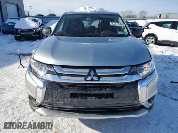 2018 Mitsubishi Outlander ES z VIN JA4AZ2A35JZ008634, wystawiony jako Copart lot #87673985 z przebiegiem 65 767 mil mil oraz Nie do naprawy • Non repairable. Historia ofert i sprzedaży dostępna na DreamBid. Obrazek 5.