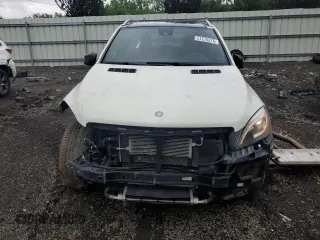 2013 Mercedes-Benz M 63 AMG z VIN 4JGDA7EB4DA215717, wystawiony jako Copart lot #57275275 z przebiegiem 97 013 mil mil oraz Szkoda całkowita • Salvage title. Historia ofert i sprzedaży dostępna na DreamBid. Obrazek 5.
