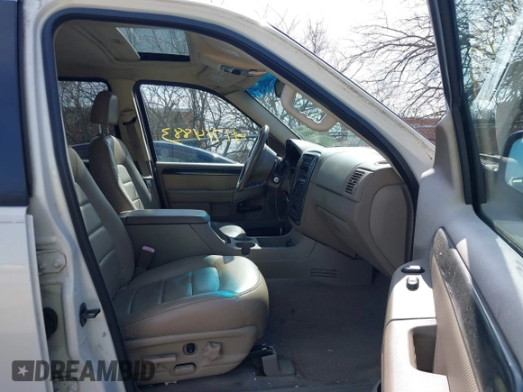 2002 Ford Explorer с VIN 1FMZU75E12ZA77334, выставлен на аукционе IAAI как лот 41714883 с пробегом 174 645 миль миль и . История ставок и продаж доступна на DreamBid. Изображение 5.