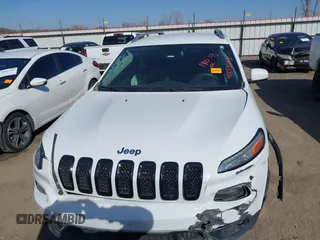 2018 Jeep Cherokee Latitude Tech Connect z VIN 1C4PJLCB3JD566741, wystawiony jako IAAI lot #41855103 z przebiegiem 97 829 mil mil oraz . Historia ofert i sprzedaży dostępna na DreamBid. Obrazek 12.