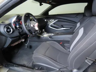2023 Chevrolet Camaro 1LT z VIN 1G1FA1RS8P0159207, wystawiony jako Copart lot #55298015 z przebiegiem 11 987 mil mil oraz Szkoda całkowita • Salvage title. Historia ofert i sprzedaży dostępna na DreamBid. Obrazek 9.