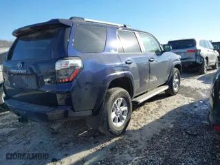 2020 Toyota 4Runner SR5 with VIN JTEBU5JR3L5755668, listed as a IAAI auction lot 41415638 with 39,053 mi miles. Bid and sale history available at carsss.com. Image 4.