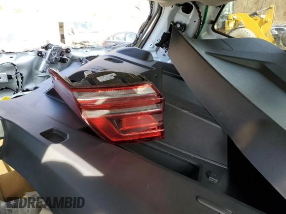 2019 Volkswagen Atlas SE z VIN 1V2UR2CA1KC601764, wystawiony jako Copart lot #51458185 z przebiegiem 107 477 mil mil oraz Szkoda całkowita • Salvage title. Historia ofert i sprzedaży dostępna na DreamBid. Obrazek 13.