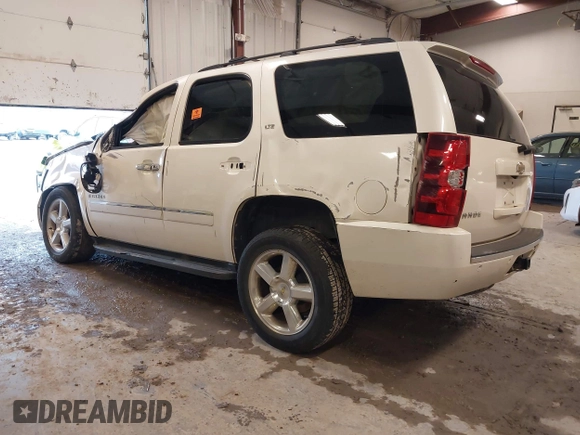 2009 Chevrolet Tahoe LTZ z VIN 1GNFK33049R213387, wystawiony jako IAAI lot #42011796 z przebiegiem Nie podano mil oraz . Historia ofert i sprzedaży dostępna na DreamBid. Obrazek 3.