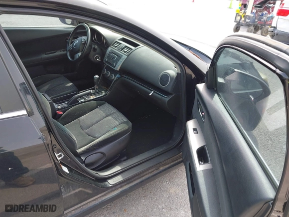 2010 Mazda Mazda6 i Touring Plus with VIN 1YVHZ8CHXA5M50763, listed as a IAAI auction lot 41929311 with 147,433 mi miles. Bid and sale history available at carsss.com. Image 5.