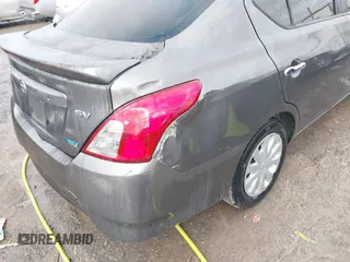 2016 Nissan Versa S Plus with VIN 3N1CN7APXGL842122, listed as a IAAI auction lot 41306018 with 211,746 mi miles. Bid and sale history available at carsss.com. Image 6.