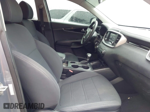 2019 Kia Sorento L with VIN 5XYPG4A37KG597655, listed as a IAAI auction lot 41980451 with 170,179 mi miles. Bid and sale history available at carsss.com. Image 5.