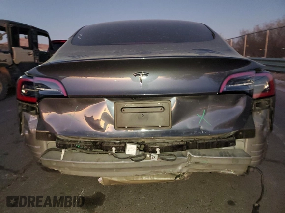 2023 Tesla Model 3 z VIN 5YJ3E1EAXPF432371, wystawiony jako Copart lot #88119935 z przebiegiem 67 358 mil mil oraz Szkoda całkowita • Salvage title. Historia ofert i sprzedaży dostępna na DreamBid. Obrazek 6.