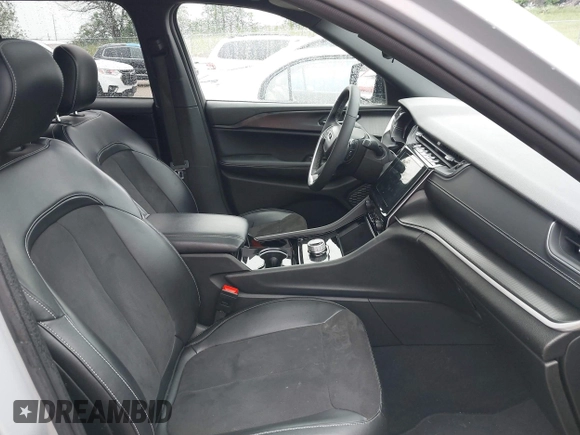 2023 Jeep Grand Cherokee Altitude with VIN 1C4RJHAG8PC611840, listed as a IAAI auction lot 42336992 with 41,100 mi miles and . Bid and sale history available at DreamBid. Image 5.