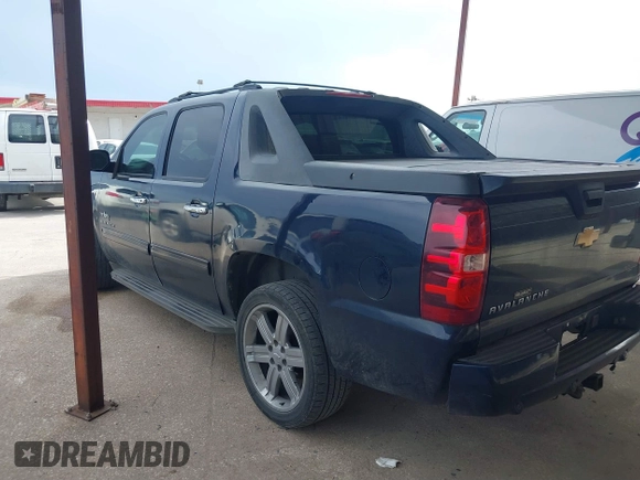 2012 Chevrolet Avalanche LT with VIN 3GNMCFE00CG274892, listed as a IAAI auction lot 41792001 with 169,920 mi miles. Bid and sale history available at carsss.com. Image 3.