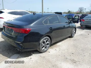 2021 Kia Forte LXS z VIN 3KPF24AD7ME393313, wystawiony jako IAAI lot #42127977 z przebiegiem 44 943 mil mil oraz . Historia ofert i sprzedaży dostępna na DreamBid. Obrazek 4.