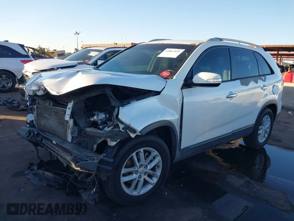 2014 Kia Sorento LX with VIN 5XYKT3A61EG484024, listed as a IAAI auction lot 41067521 with 190,819 mi miles. Bid and sale history available at carsss.com. Image 17.