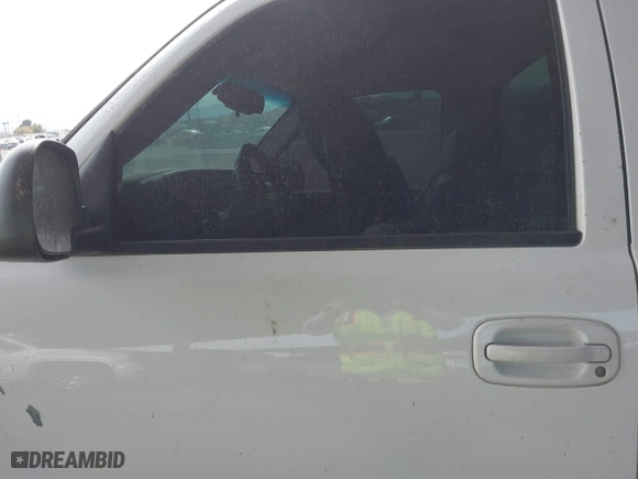 2006 Chevrolet Silverado 1500 Work Truck with VIN 3GCEC14V26G145733, listed as a IAAI auction lot 41566394 with 187,716 mi miles. Bid and sale history available at carsss.com. Image 13.