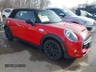 2019 MINI Convertible Cooper S с VIN WMWWG9C55K3E40928, выставлен на аукционе IAAI как лот 41786502 с пробегом 68 071 миль миль и . История ставок и продаж доступна на DreamBid. Изображение 1.