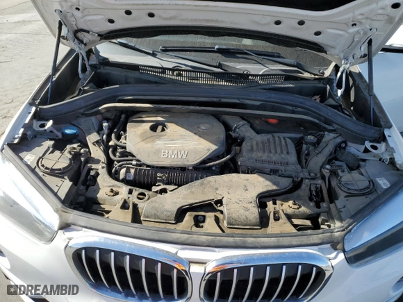 2019 BMW X1 xDrive28i with VIN WBXHT3C53K5L35670, listed as a Copart auction lot 53493245 with 14,201 mi miles and Salvage Title. Bid and sale history available at carsss.com. Image 11.