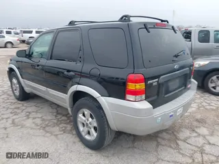 2007 Ford Escape XLT with VIN 1FMYU03107KA04717, listed as a IAAI auction lot 41418772 with 240,440 mi miles. Bid and sale history available at carsss.com. Image 3.