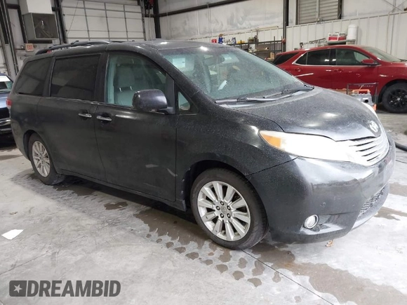 2012 Toyota Sienna XLE AAS z VIN 5TDYK3DC2CS197032, wystawiony jako IAAI lot #41942666 z przebiegiem 304 582 mil mil oraz . Historia ofert i sprzedaży dostępna na DreamBid. Obrazek 1.