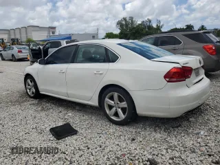 2013 Volkswagen Passat SE z VIN 1VWBP7A34DC033008, wystawiony jako Copart lot #56036275 z przebiegiem 248 316 mil mil oraz Czysty tytuł • Clean title. Historia ofert i sprzedaży dostępna na DreamBid. Obrazek 2.