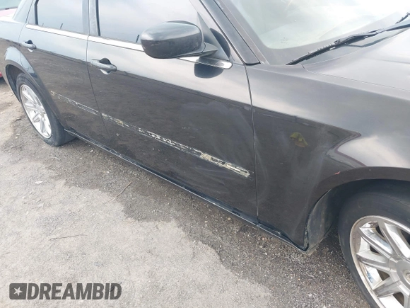 2006 Chrysler 300 Touring z VIN 2C3LA53G36H113174, wystawiony jako IAAI lot #42274652 z przebiegiem 229 422 mil mil oraz . Historia ofert i sprzedaży dostępna na DreamBid. Obrazek 18.