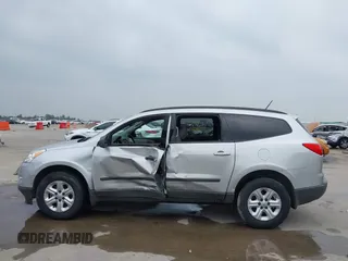 2012 Chevrolet Traverse LS z VIN 1GNKRFED2CJ354122, wystawiony jako IAAI lot #42267587 z przebiegiem 43 585 mil mil oraz . Historia ofert i sprzedaży dostępna na DreamBid. Obrazek 14.