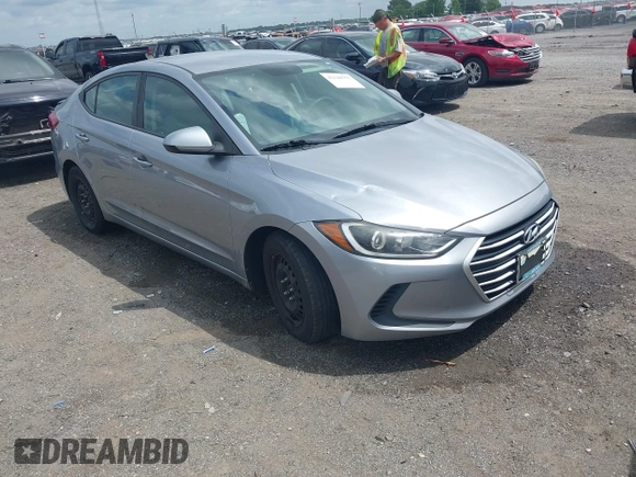 2017 Hyundai Elantra SE z VIN 5NPD74LF1HH105861, wystawiony jako IAAI lot #42120757 z przebiegiem 91 818 mil mil oraz . Historia ofert i sprzedaży dostępna na DreamBid. Obrazek 1.