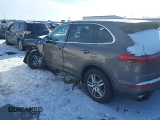 2016 Porsche Cayenne z VIN WP1AA2A21GLA05440, wystawiony jako IAAI lot #41358574 z przebiegiem 96 167 mil mil oraz . Historia ofert i sprzedaży dostępna na DreamBid. Obrazek 3.