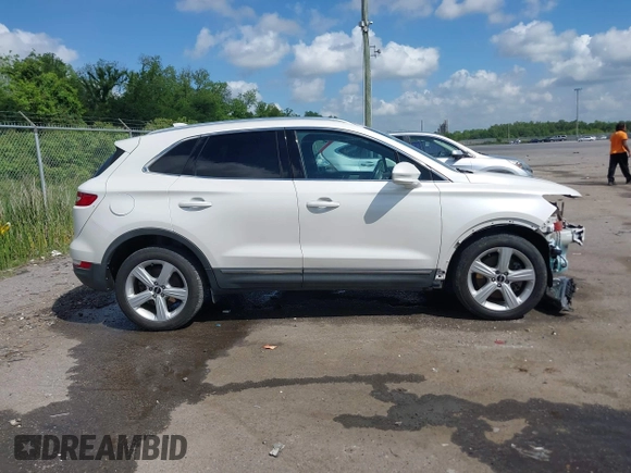 2015 Lincoln MKC with VIN 5LMCJ1A96FUJ44904, listed as a IAAI auction lot 42124974 with 66,044 mi miles and . Bid and sale history available at DreamBid. Image 14.