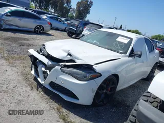 2019 Alfa Romeo Giulia z VIN ZARFAMAN2K7621023, wystawiony jako IAAI lot #41896048 z przebiegiem Nie podano mil oraz . Historia ofert i sprzedaży dostępna na DreamBid. Obrazek 2.