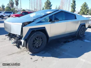 2024 Tesla Cybertruck with VIN 7G2CEHED8RA041753, listed as a IAAI auction lot 41323617 with 386 mi miles. Bid and sale history available at carsss.com. Image 2.
