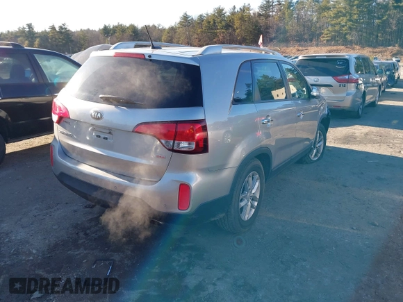2015 Kia Sorento LX with VIN 5XYKTCA61FG639091, listed as a IAAI auction lot 41093306 with 71,768 mi miles. Bid and sale history available at carsss.com. Image 4.