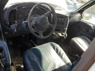 2002 GMC Safari Cargo with VIN 1GTDM19X62B511067, listed as a Copart auction lot 79678824 with 234,810 mi miles and Salvage Title. Bid and sale history available at carsss.com. Image 8.