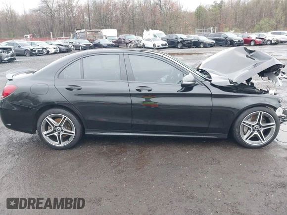 2019 Mercedes-Benz C C 300 with VIN 55SWF8EB3KU320806, listed as a IAAI auction lot 41983005 with 61,262 mi miles. Bid and sale history available at carsss.com. Image 13.