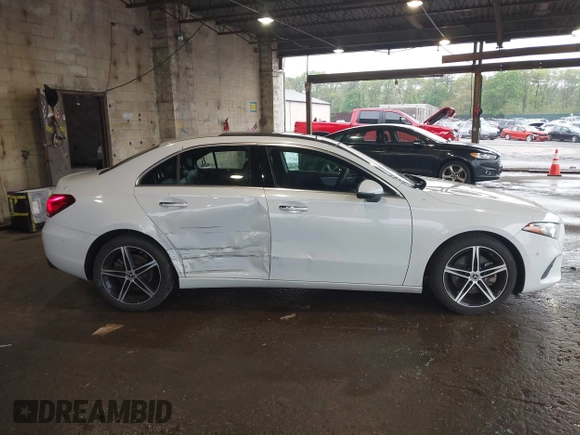 2020 Mercedes-Benz A 220 z VIN W1K3G4EB8LJ207430, wystawiony jako IAAI lot #42177595 z przebiegiem 56 148 mil mil oraz . Historia ofert i sprzedaży dostępna na DreamBid. Obrazek 13.