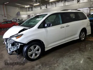 2019 Toyota Sienna SE z VIN 5TDXZ3DC8KS986517, wystawiony jako Copart lot #79311124 z przebiegiem 20 880 mil mil oraz Szkoda całkowita • Salvage title. Historia ofert i sprzedaży dostępna na DreamBid. Obrazek 1.