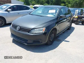 2013 Volkswagen Jetta SE z VIN 3VWDP7AJ4DM394597, wystawiony jako IAAI lot #42704268 z przebiegiem 158 242 mil mil oraz . Historia ofert i sprzedaży dostępna na DreamBid. Obrazek 2.