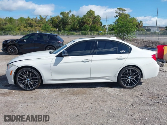 2015 BMW 3 Series 328i xDrive z VIN WBA3B3C58FF548041, wystawiony jako IAAI lot #42038075 z przebiegiem 113 974 mil mil oraz . Historia ofert i sprzedaży dostępna na DreamBid. Obrazek 14.