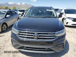 2024 Volkswagen Tiguan S z VIN 3VVRB7AX5RM151188, wystawiony jako Copart lot #55497675 z przebiegiem Nie podano mil oraz Szkoda całkowita • Salvage title. Historia ofert i sprzedaży dostępna na DreamBid. Obrazek 5.