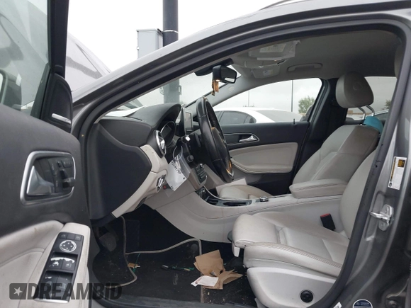 2016 Mercedes-Benz GLA 250 z VIN WDCTG4EB3GJ220886, wystawiony jako IAAI lot #42099790 z przebiegiem 131 012 mil mil oraz . Historia ofert i sprzedaży dostępna na DreamBid. Obrazek 5.