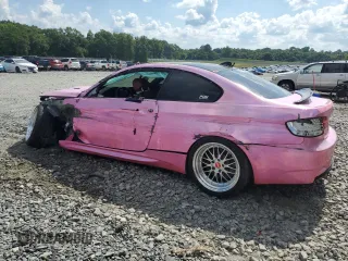2013 BMW M3 z VIN WBSKG9C57DJ593767, wystawiony jako Copart lot #54728954 z przebiegiem 100 526 mil mil oraz Szkody całkowita. Historia ofert i sprzedaży dostępna na DreamBid. Obrazek 2.