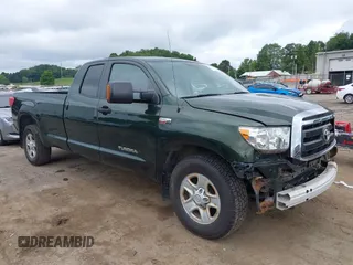 2013 Toyota Tundra z VIN 5TFCY5F14DX014824, wystawiony jako IAAI lot #39972812 z przebiegiem 96 387 mil mil oraz . Historia ofert i sprzedaży dostępna na DreamBid. Obrazek 1.