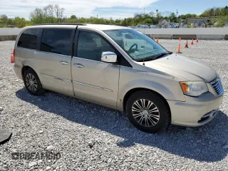 2013 Chrysler Town & Country Touring L with VIN 2C4RC1CG5DR757582, listed as a Copart auction lot 55468895 with 210,855 mi miles and Clean Title. Bid and sale history available at DreamBid. Image 4.