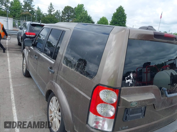 2011 Land Rover LR4 Lux with VIN SALAK2D44BA557992, listed as a IAAI auction lot 42267596 with 217,414 mi miles and . Bid and sale history available at DreamBid. Image 3.
